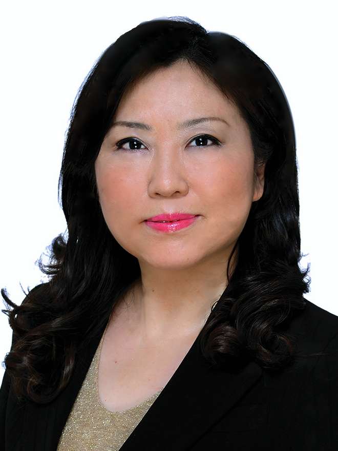 Professional portrait of AIDA Home Realty real estate agent Della Ning